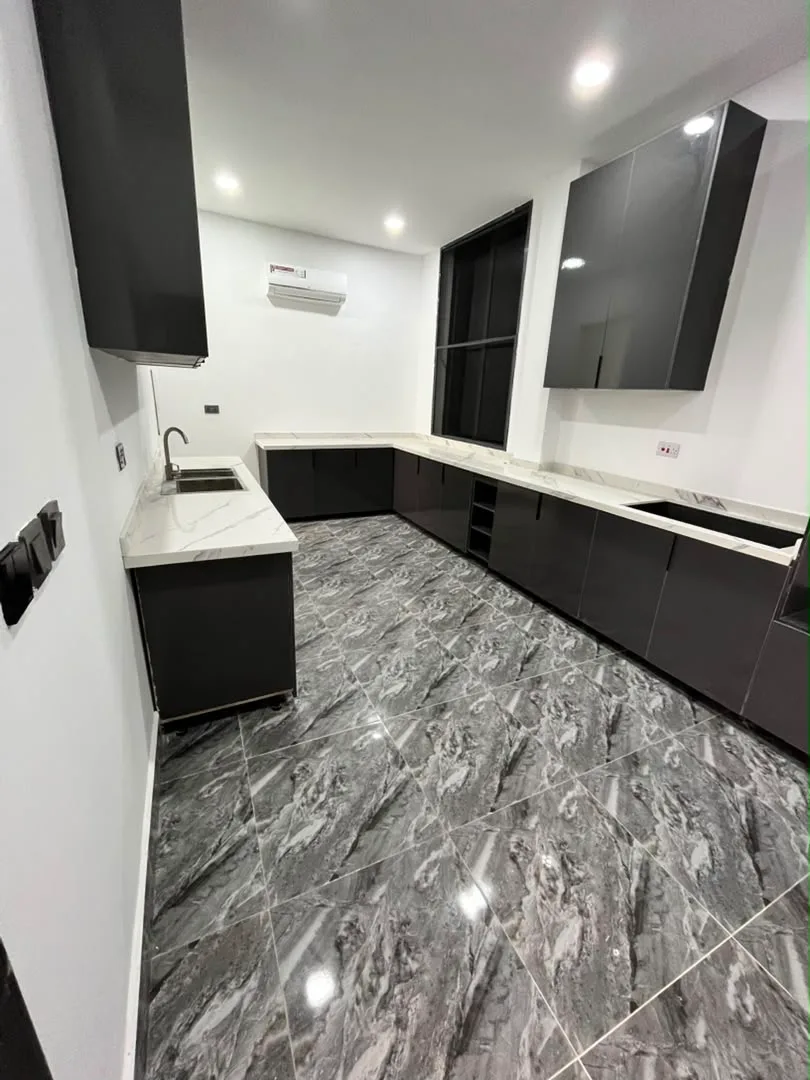 3-Bedroom Maisonette with BQ